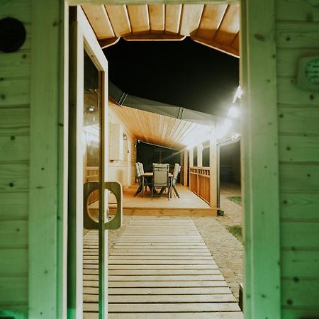 Duch Huszczy W Srodku Sosnowego Lasu Lomazy Exterior foto