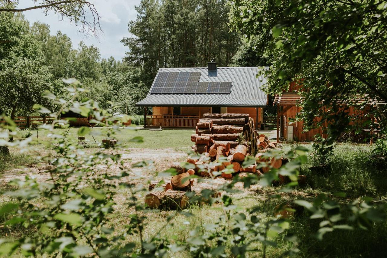 Duch Huszczy W Srodku Sosnowego Lasu Lomazy Exterior foto
